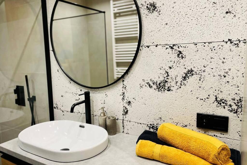 Apartament Twierdza Z Widokiem Na Jezioro Оструда Экстерьер фото